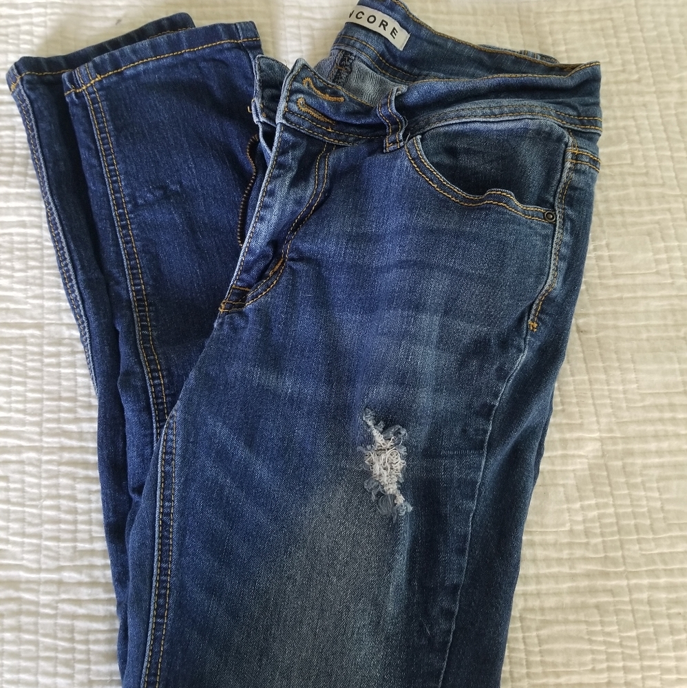 Encore Ripped Ankle Jean's size 7
